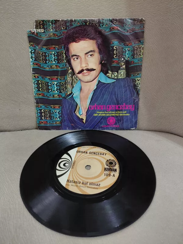Orhan Gencebay ‎– Hatasız Kul Olmaz  - 1976  Türkiye Basım 45 Lik Plak-2.el