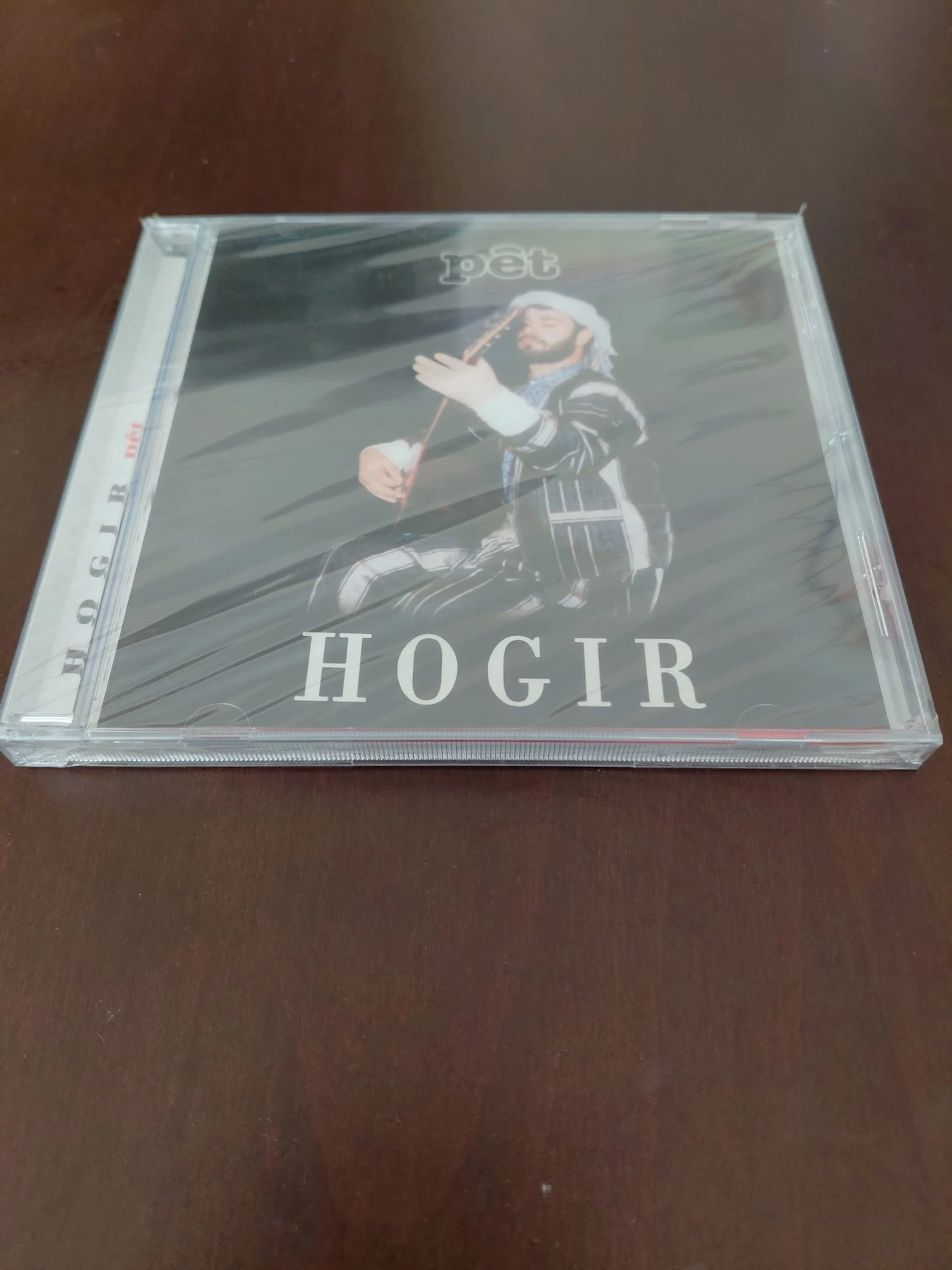 Hozan Hogır  -  Pet  - 1998  Türkiye  Basım - CD Albüm /Açılmamış Ambalajlı/Kürtçe
