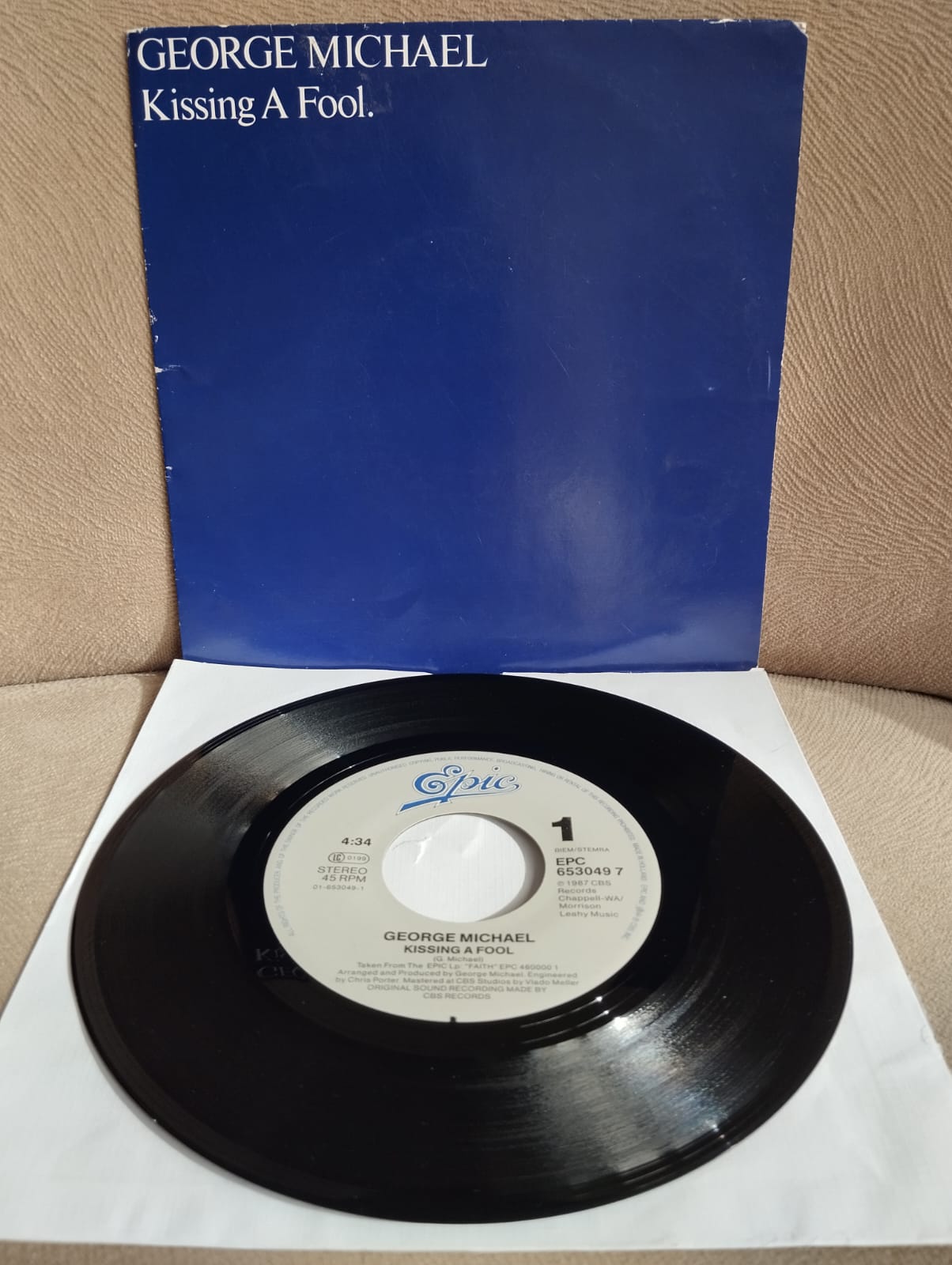 GEORGE MICHAEL - KISSING A FOOL -1987 HOLLANDA BASIM 45 LİK PLAK-2.EL