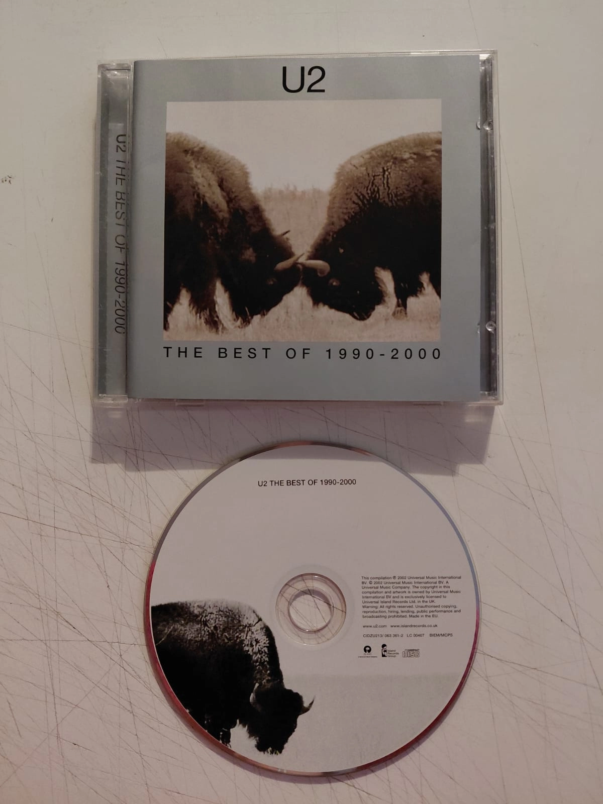 U2 – The Best Of 1990-2000 - 2002 USA Basım CD Albüm-2.el