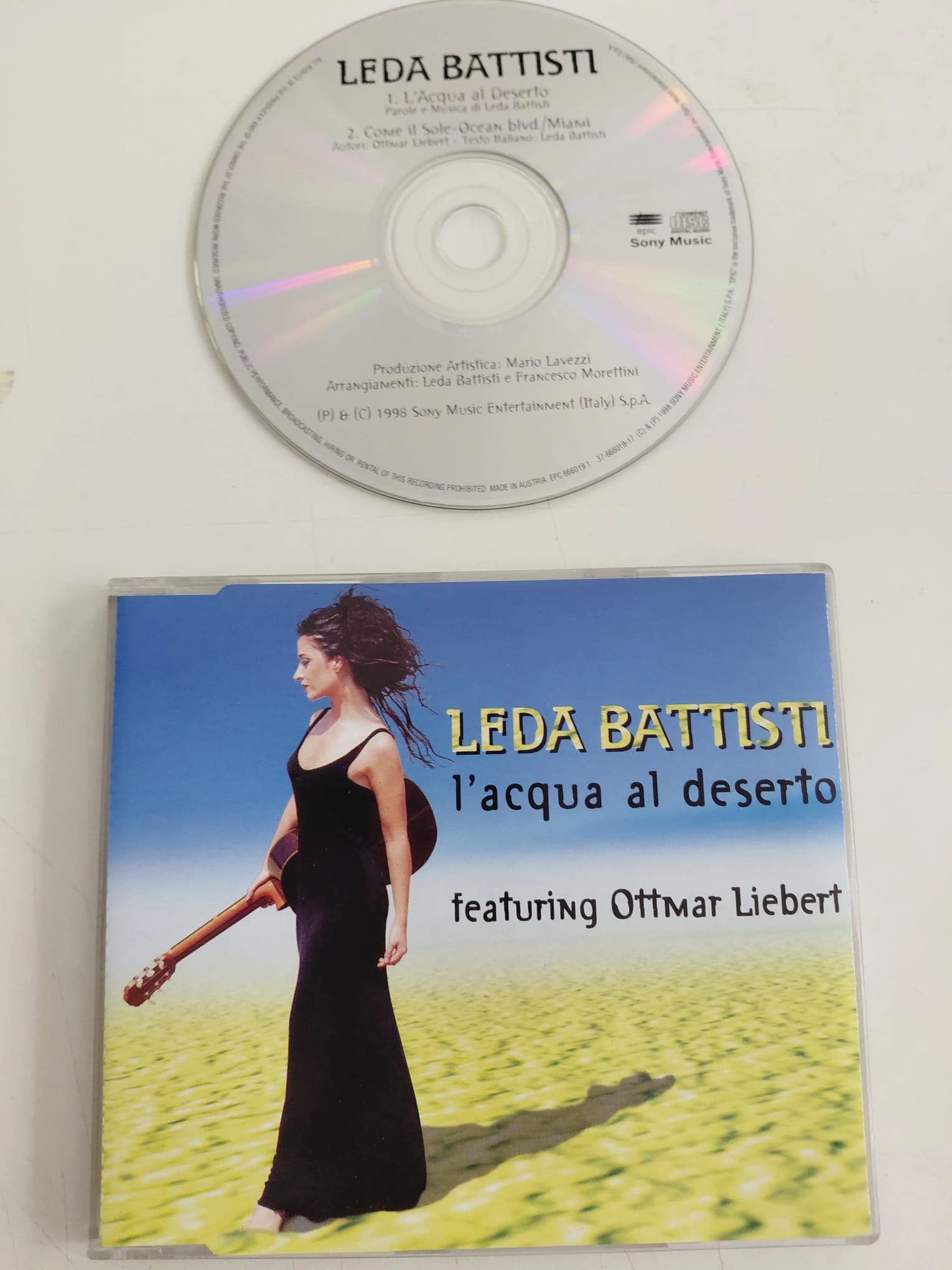 Leda Battisti Featuring Ottmar Liebert  – L’Acqua Al Deserto - 1998  italya Basım -  CD, Single-2.el
