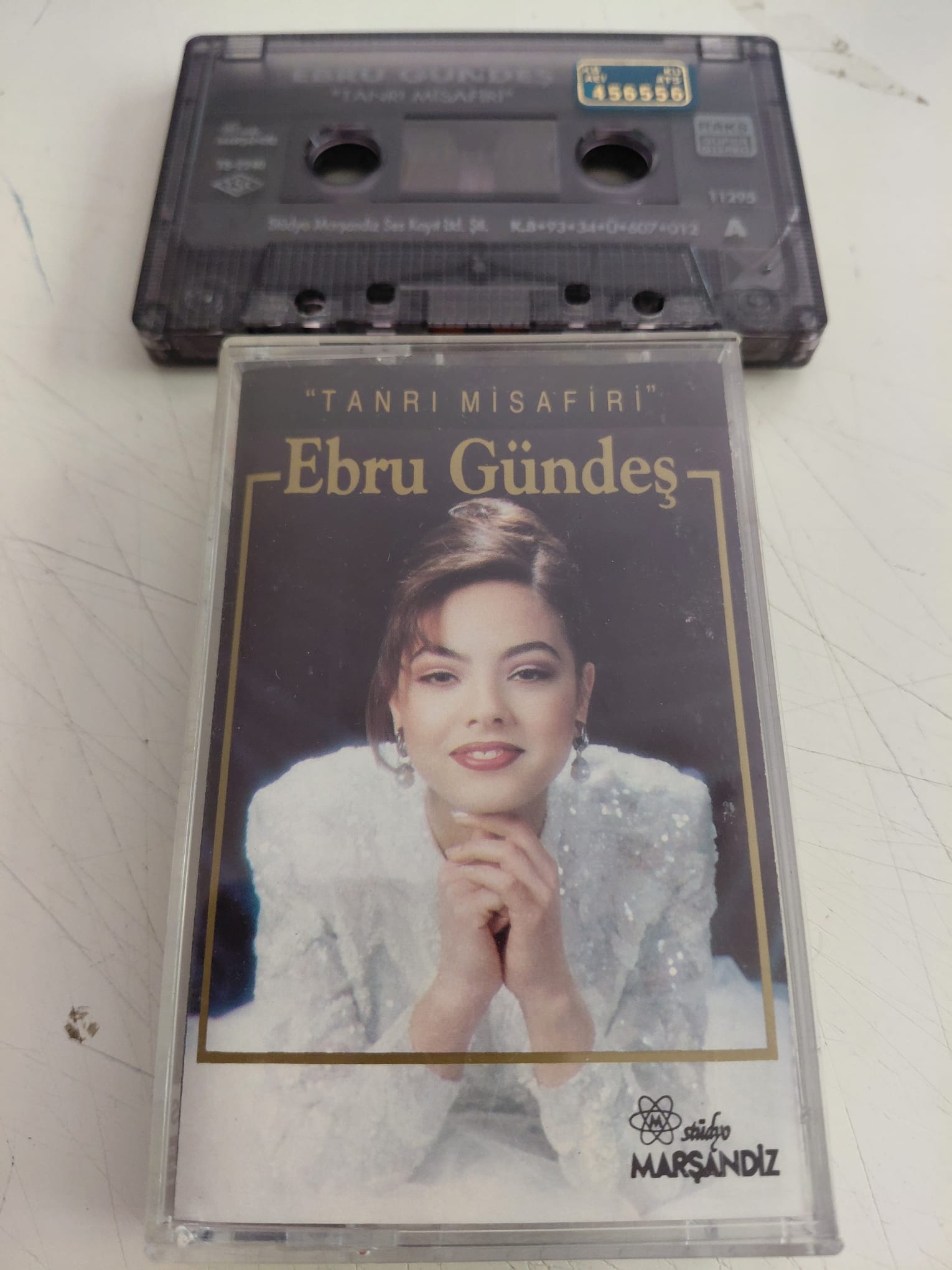 EBRU GÜNDEŞ - Tanrı Misafiri- 1993 Türkiye Basım Kaset-2.el