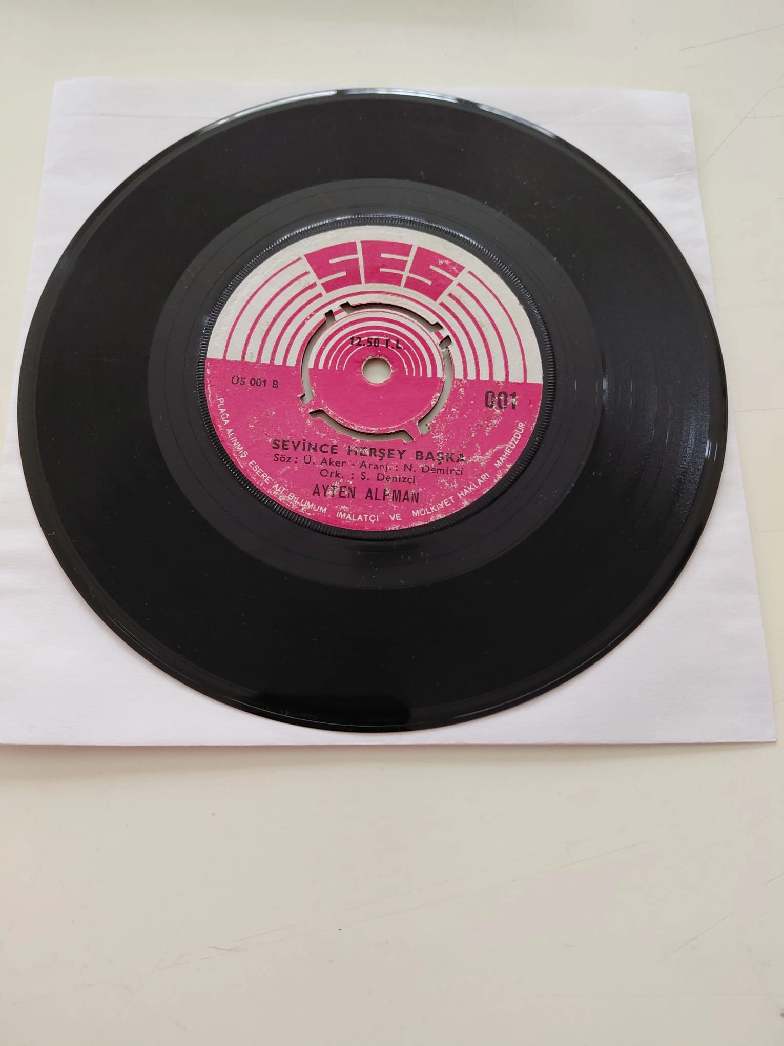 Ayten Alpman  ‎– Tek Başına / Sevince Her Şey Başka - 1973 Türkiye Basım 45lik Plak/Kapaksız-2.el