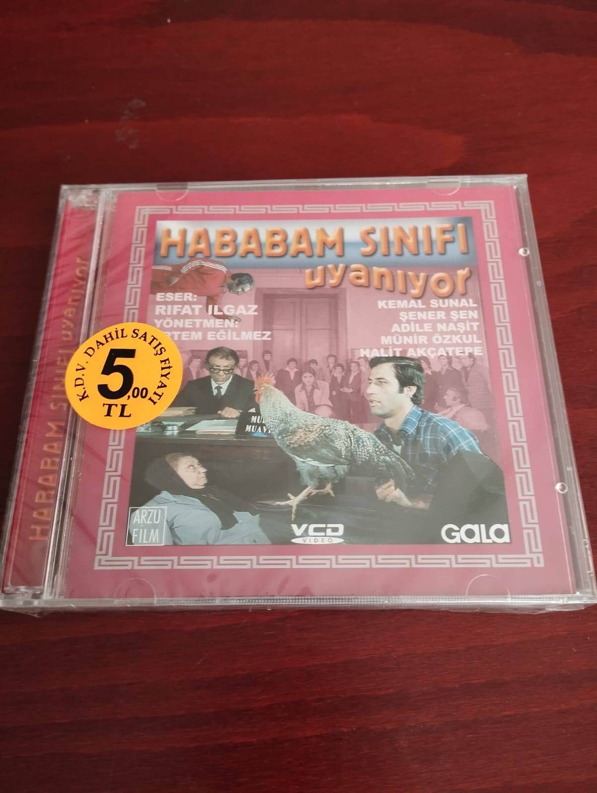 Hababam Sınıfı Uyanıyor   -  VCD Film /Açılmamış Ambalajlı