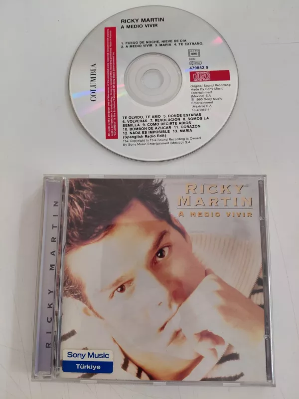 Ricky Martin  – A Medio Vivir  – 1997  Avrupa Basım - CD Albüm-2.el
