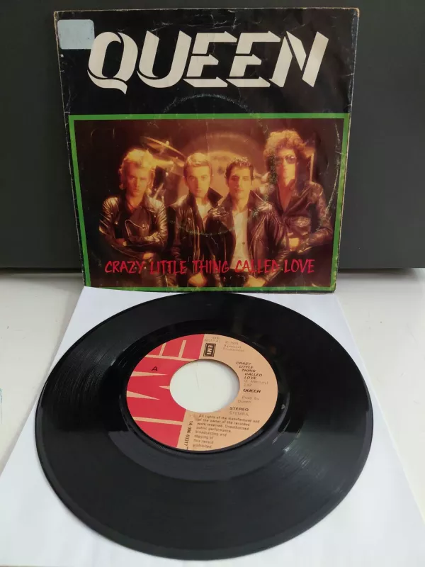 QUEEN - CRAZY LITTLE THING CALLED LOVE / WE WILL ROCK YOU - 1979 HOLLANDA BASIM  45’LİK  PLAK-2.EL