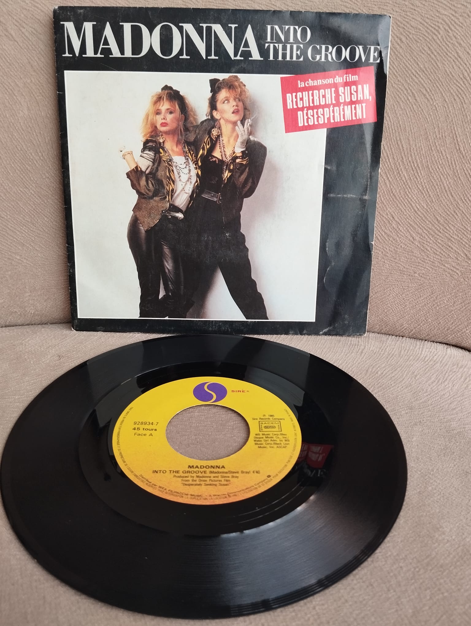 Madonna - into the groove / Shoo bee doo - 1985 Fransa Basım 45 Lik Plak