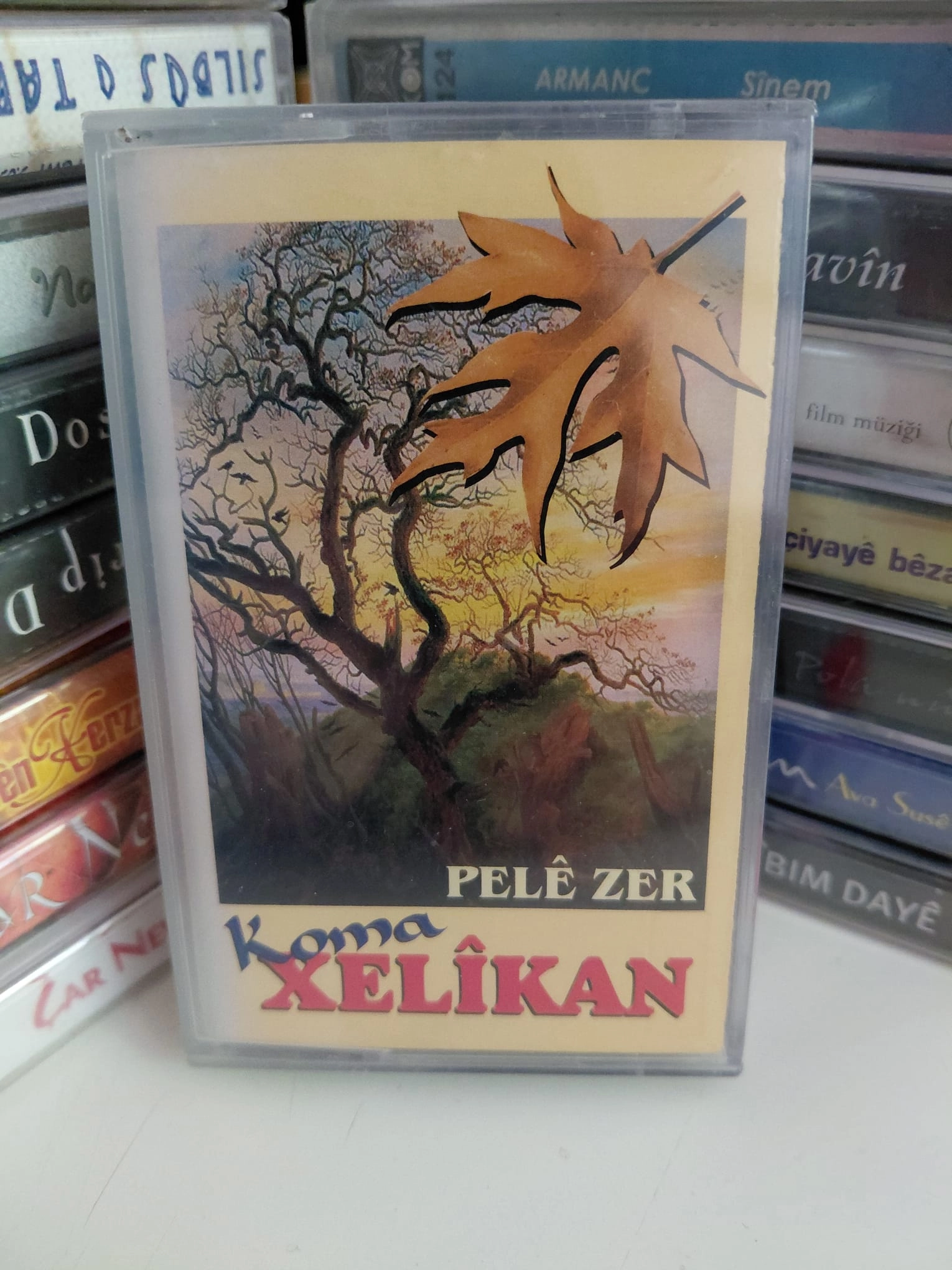 Koma Xelikan - Pele Zer  -  Türkiye  Basım Kaset Albüm /Açılmamış Ambalajlı (Kürtçe)