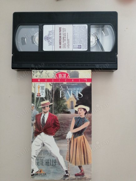 VHS VİDEO - AN AMERICAN IN PARIS  - 1988 USA  BASIM İNGİLİZCE