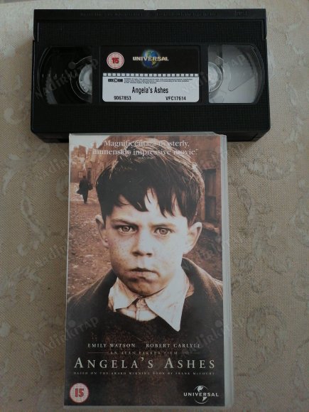 VHS VİDEO - ANGELA’S ASHES - EMILY WATSON   - 140 DAKİKA 2002 İNGİLTERE BASIM İNGİLİZCE 97 DAKİKA