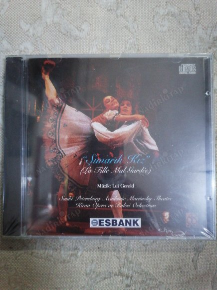 ŞIMARIK KIZ ( LA FILLE MAL GARDEE ) -  TÜRKİYE  BASIM CD ALBÜM ( ESBANK PROMOSYONU ) - AÇILMAMIŞ AMBALAJINDA