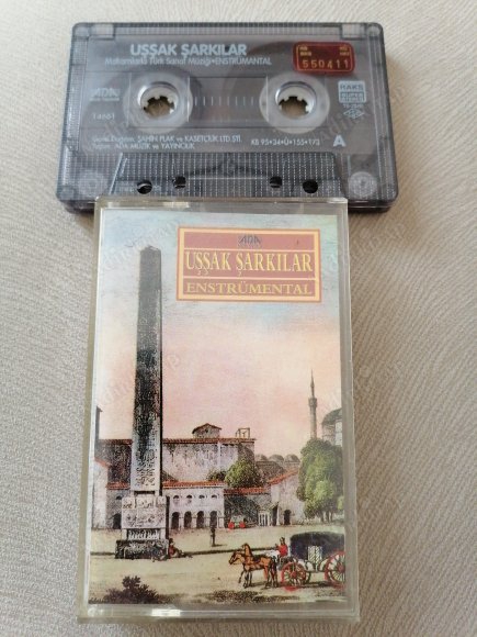 UŞŞAK ŞARKILAR - MAKAMLARLA TÜRK SANAT MÜZİĞİ - ENSTRÜMENTAL - 1995 TÜRKİYE BASIM KASET ALBÜM