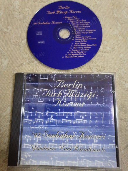 BERLİN TÜRK MÜZİĞİ KOROSU - ’97 SONBAHAR KONSERİ - 1997 TÜRKİYE  BASIM  ALBÜM CD ( YÖNETMEN: NURİ KARADEMİRLİ )