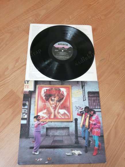 ARETHA FRANKLIN - WHO’S ZOOMIN’ WHO  - 1985 KANADA  BASIM  33 LÜK LP  PLAK