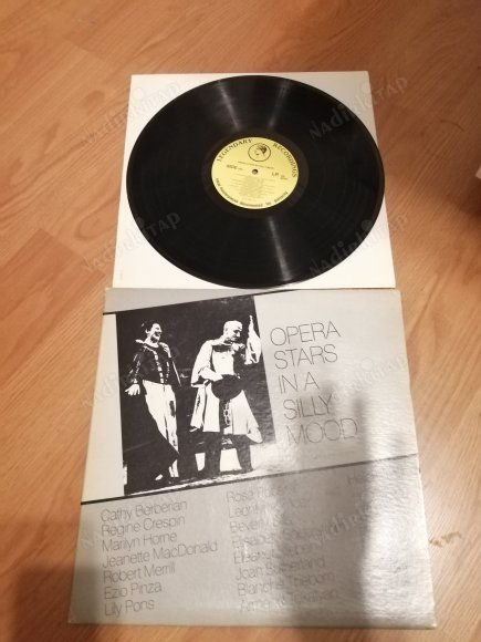 OPERA STARS IN A SILLY MOOD -  USA DÖNEM  BASIM  33 LÜK LP  PLAK