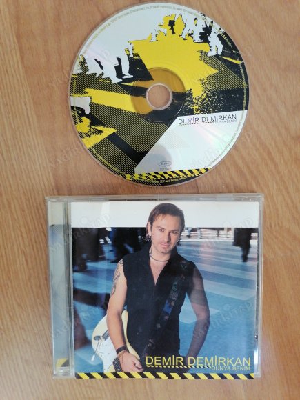 DEMİR DEMİRKAN - DÜNYA BENİM - 2002 TÜRKİYE  BASIM CD ALBÜM