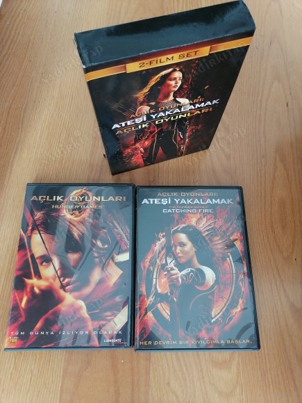 AÇLIK OYUNLARI : AÇLIK OYUNLARI VE ATEŞİ YAKALAMAK -  2 xDVD  Film  - ÖZEL KUTUSUNDA - 2. EL