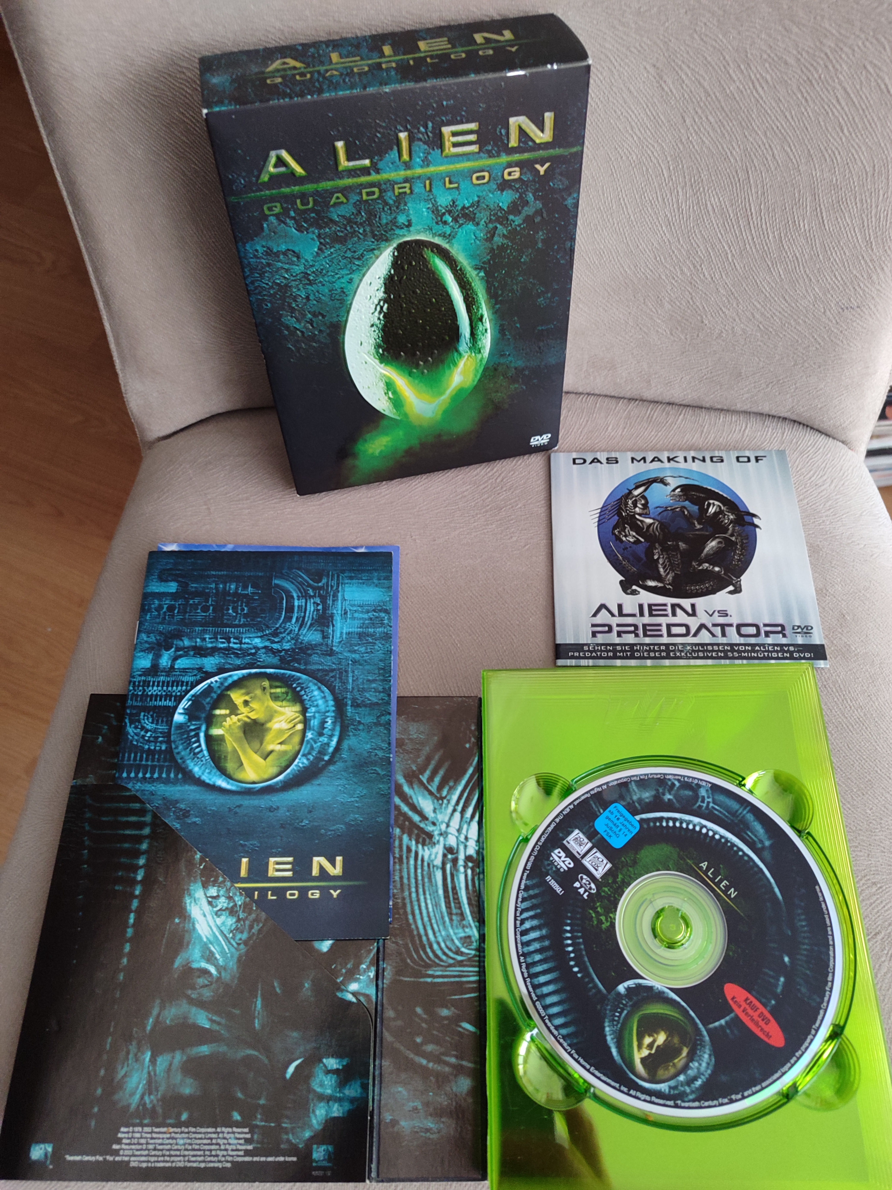ALIEN QUADRIOLOGY  Alien/Aliens / Alien 3 / Alien Resurrection 10 DVD lik Set ÖZEL KUTUSUNDA 2. EL