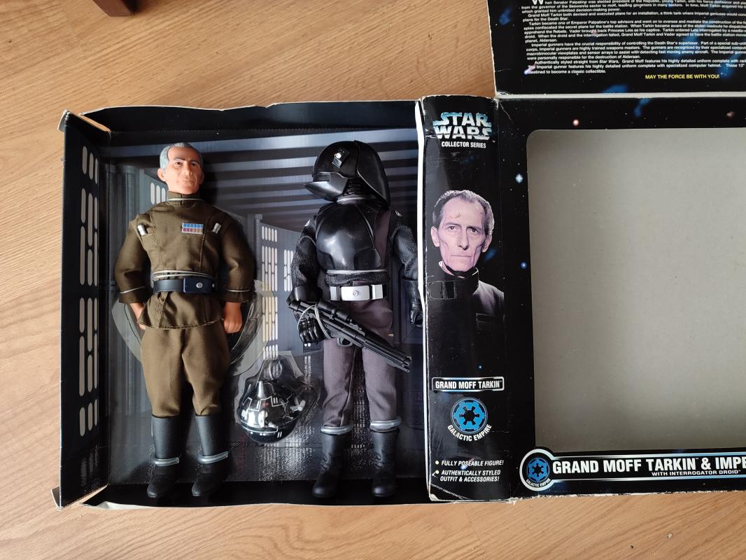 STAR WARS - Grand Moff Tarkin & Imperial Gunner - 1997 Model Nadir Star Wars Figürü