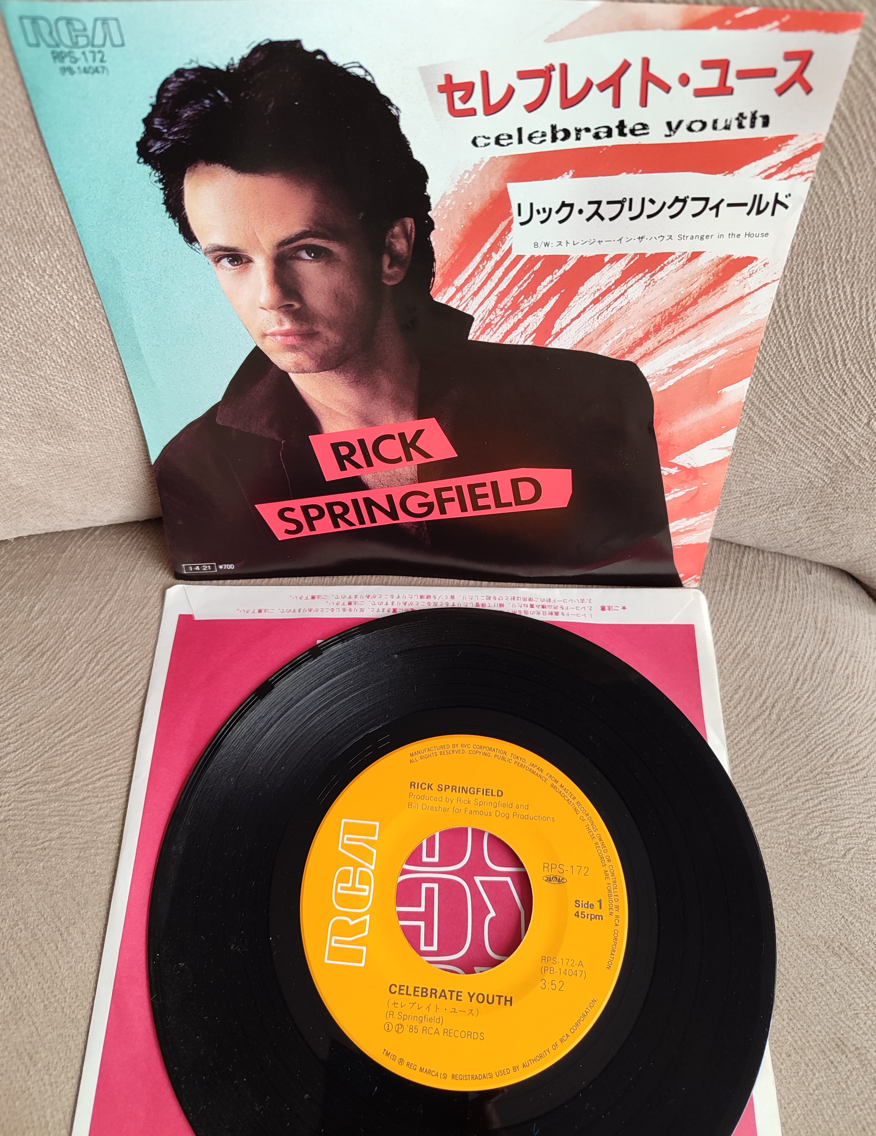 RICK SPRINGFIELD - Celebrate Youth - 1985 Japonya Basım 45lik Plak Temiz 2. el