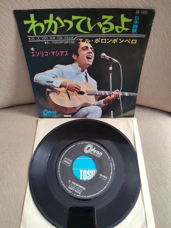 ENRICO MACIAS - Porompompero / Je Le Vois Sur Ton Visage 1967 Japonya  Basım 45lik Plak 2. EL