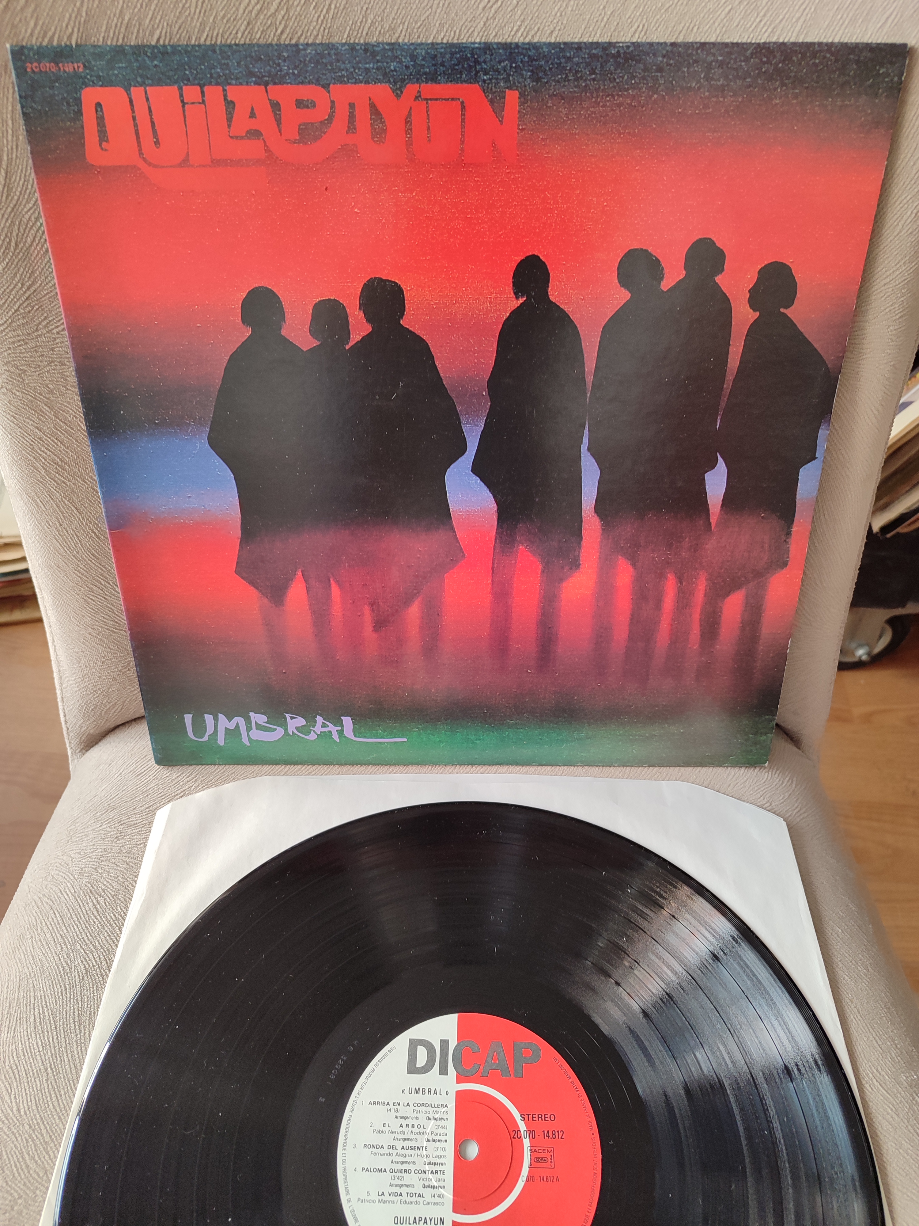 QUILAPAYUN - Umbral - 1979 Fransa Basım 33lük LP Albüm 2. el