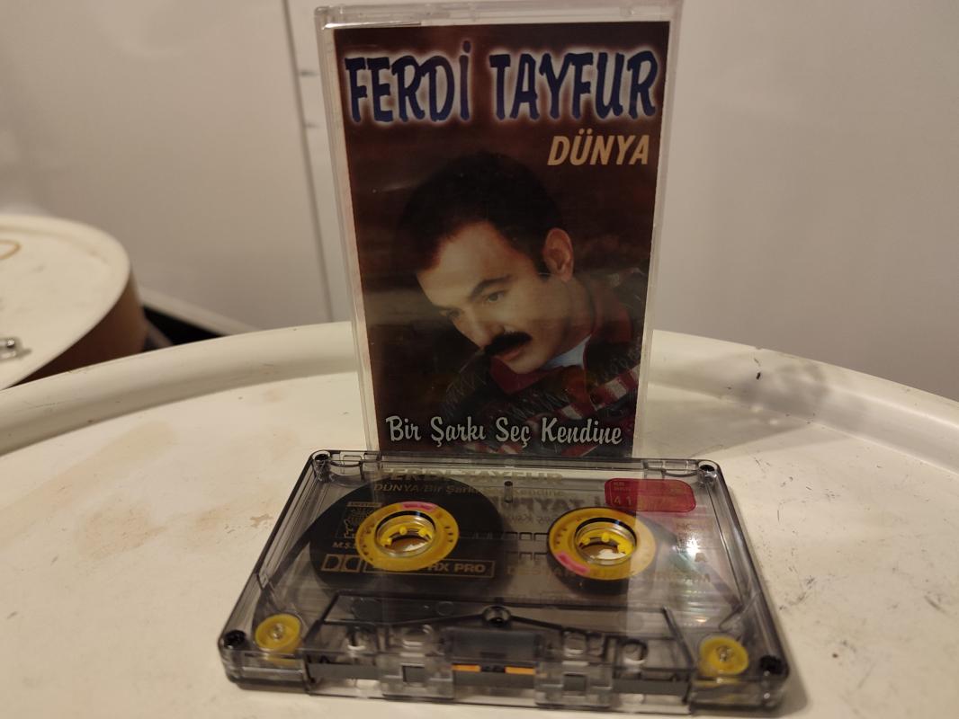 FERDİ TAYFUR Dünya / Bir Şarkı Seç Kendine - 1995 Almanya Basım Nadir Kaset / Destan Müzik 2.el