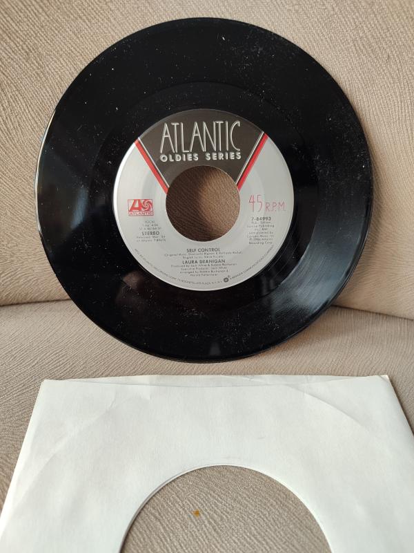 LAURA BRANIGAN  - Self Control / The Lucky One  1984 USA Basım 45 lik Plak - Kapaksız 2.el
