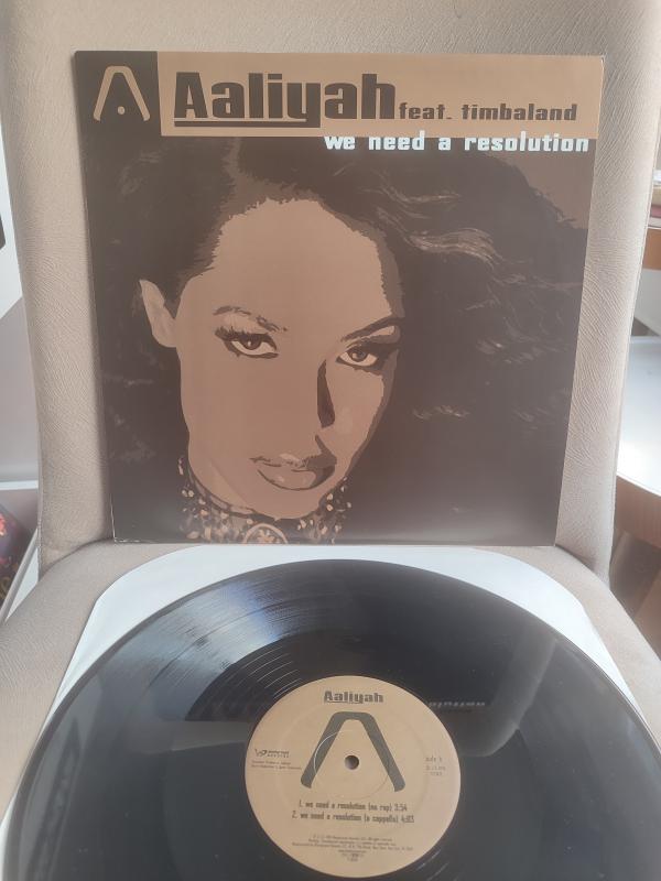 AALIYAH ft. TIMBALAND - We Need A Resolution 2001 USA  Basım - 33 lük Maxi Single Plak 2. EL