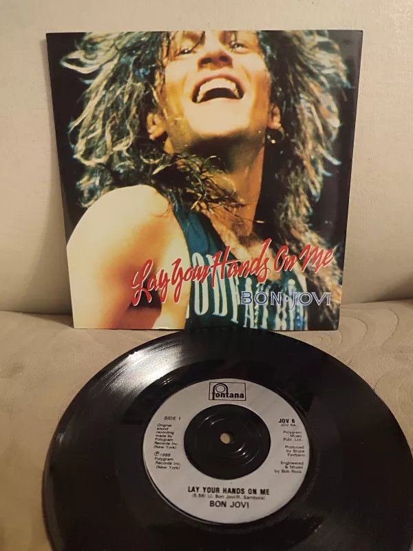 BON JOVI - Lay Your Hands  On Me / Bad Medicine ( Live )  - 1989 İngiltere Basım 45lik Plak 2.el