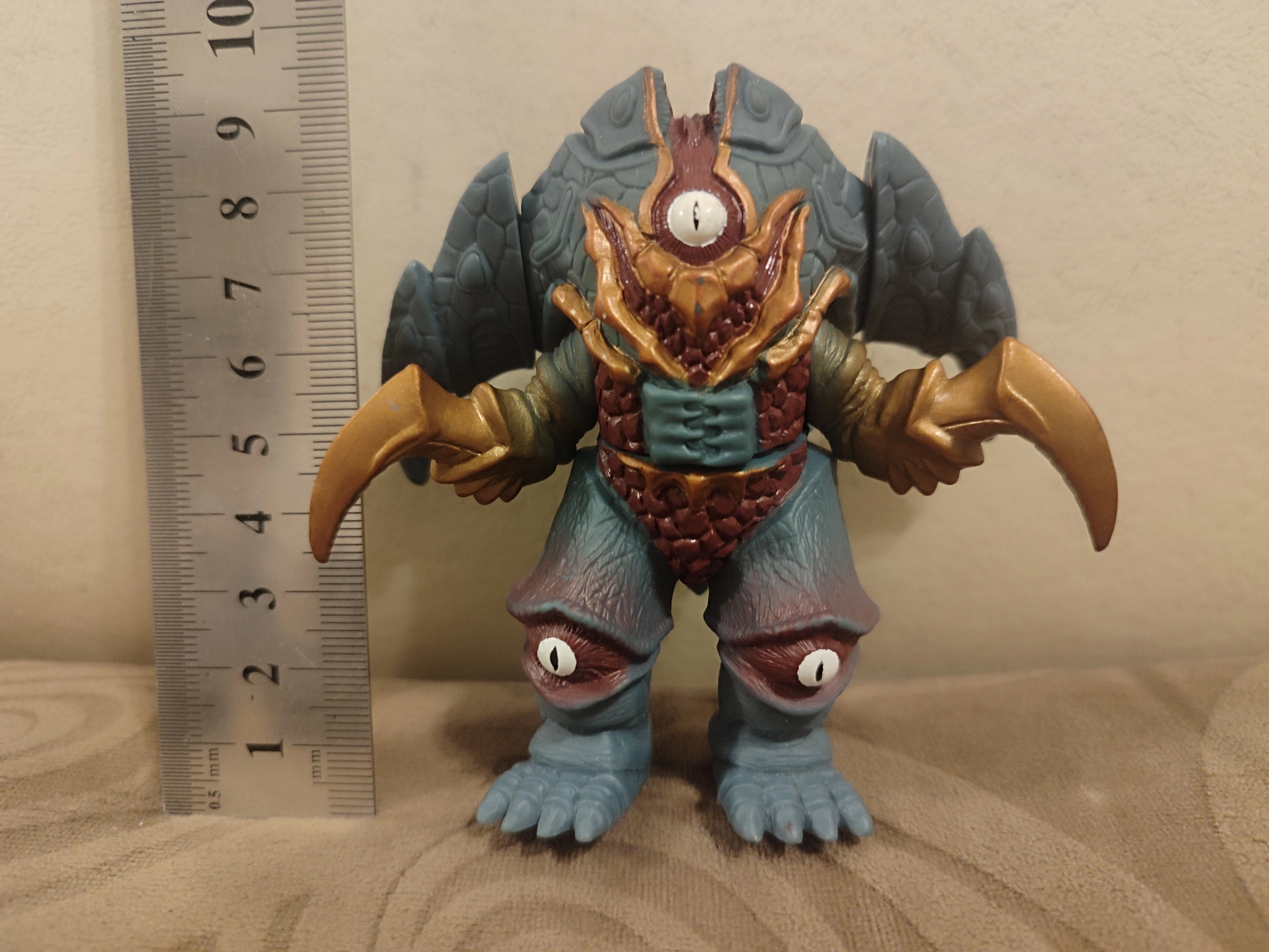 Bandai  Kaizard Bishi Mini Soft Figure - 2002 Yapım Orjinal Japon Canavar Figürü  Boy : 9 cm
