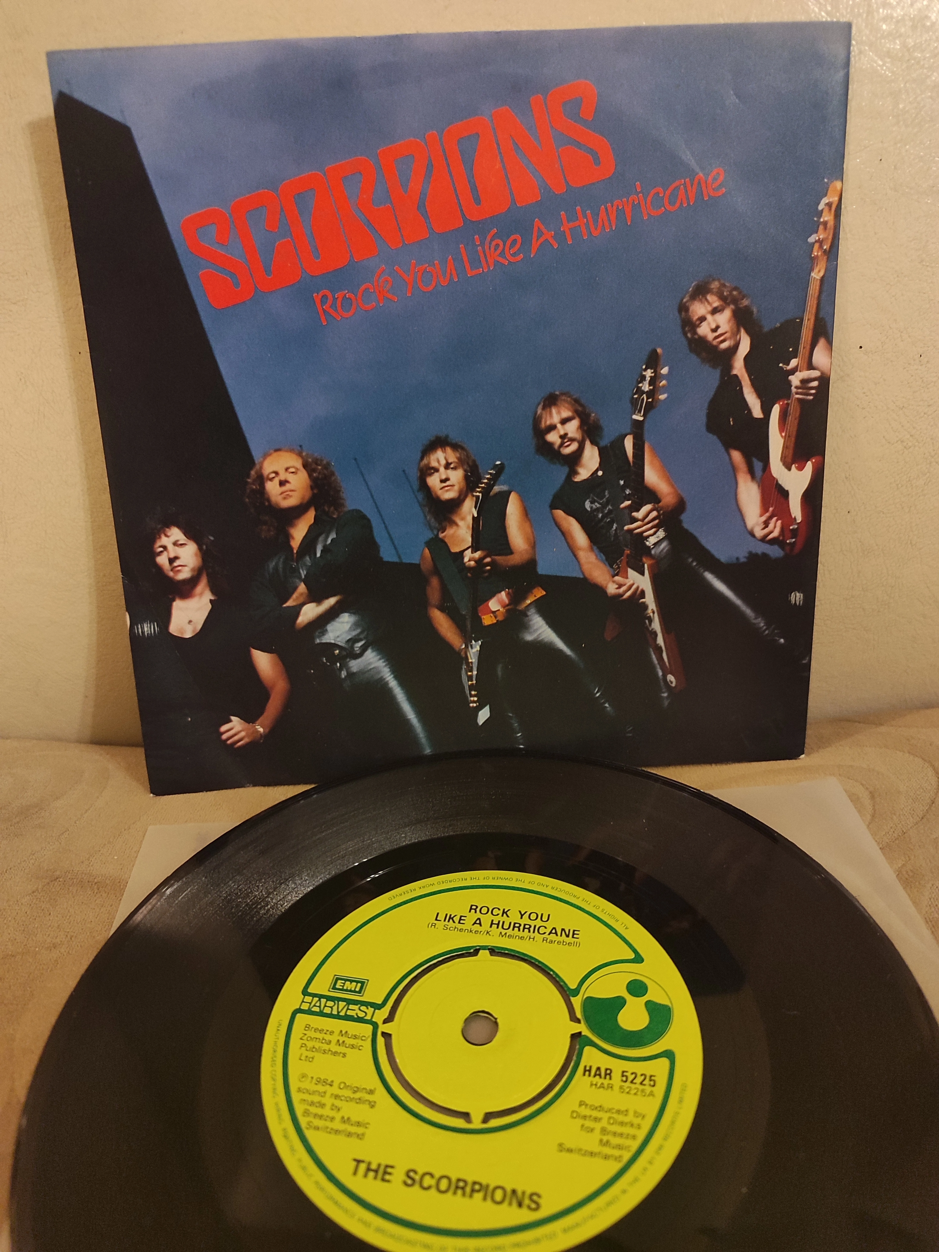 SCORPIONS - Rock You Like A hurricane / Coming Home  1984 İngiltere Basım 45lik Plak
