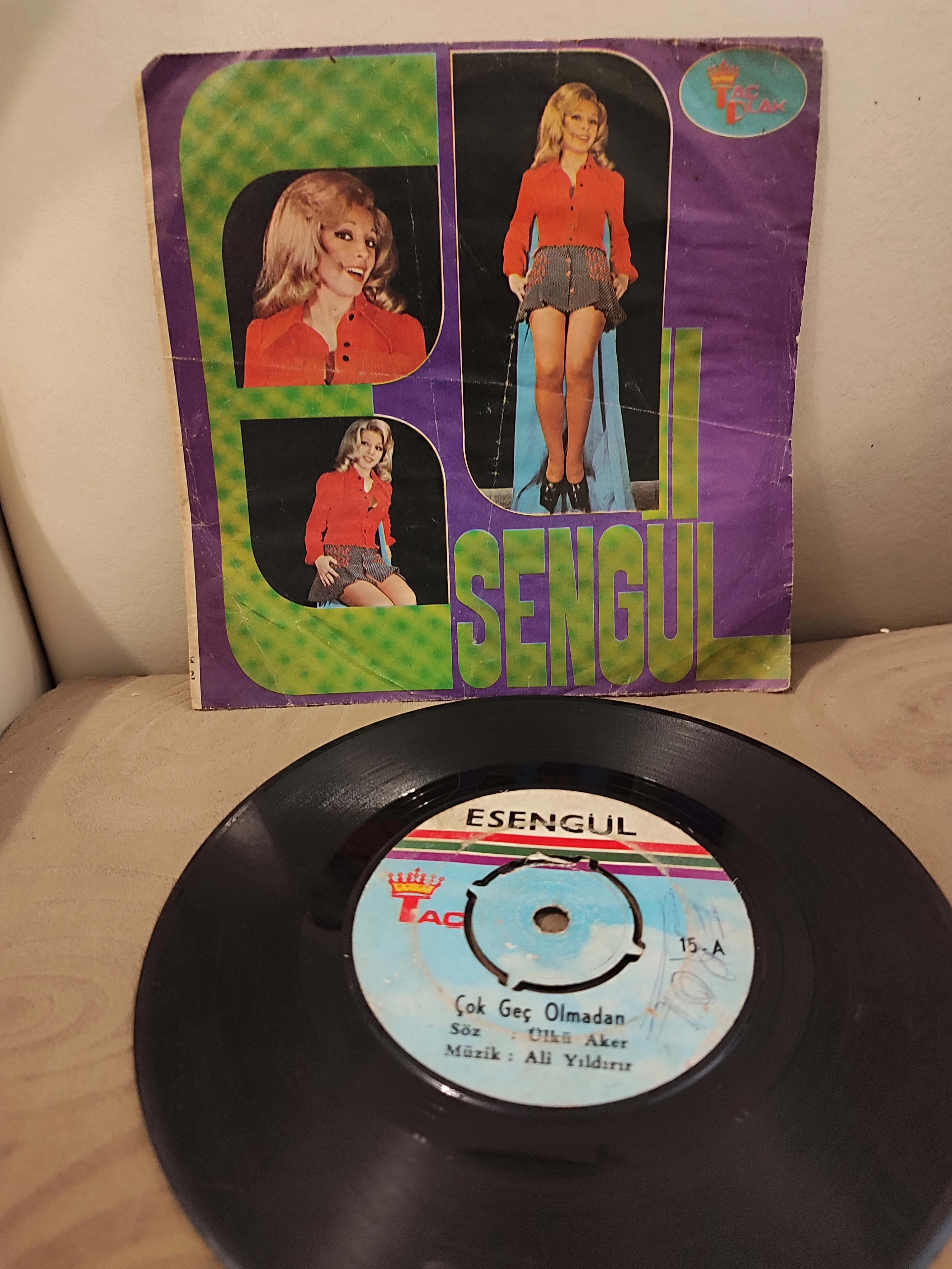 Esengül - Taht Kurmuşsun Kalbime  - 1973 Türkiye Basım 45lik Plak 2.el