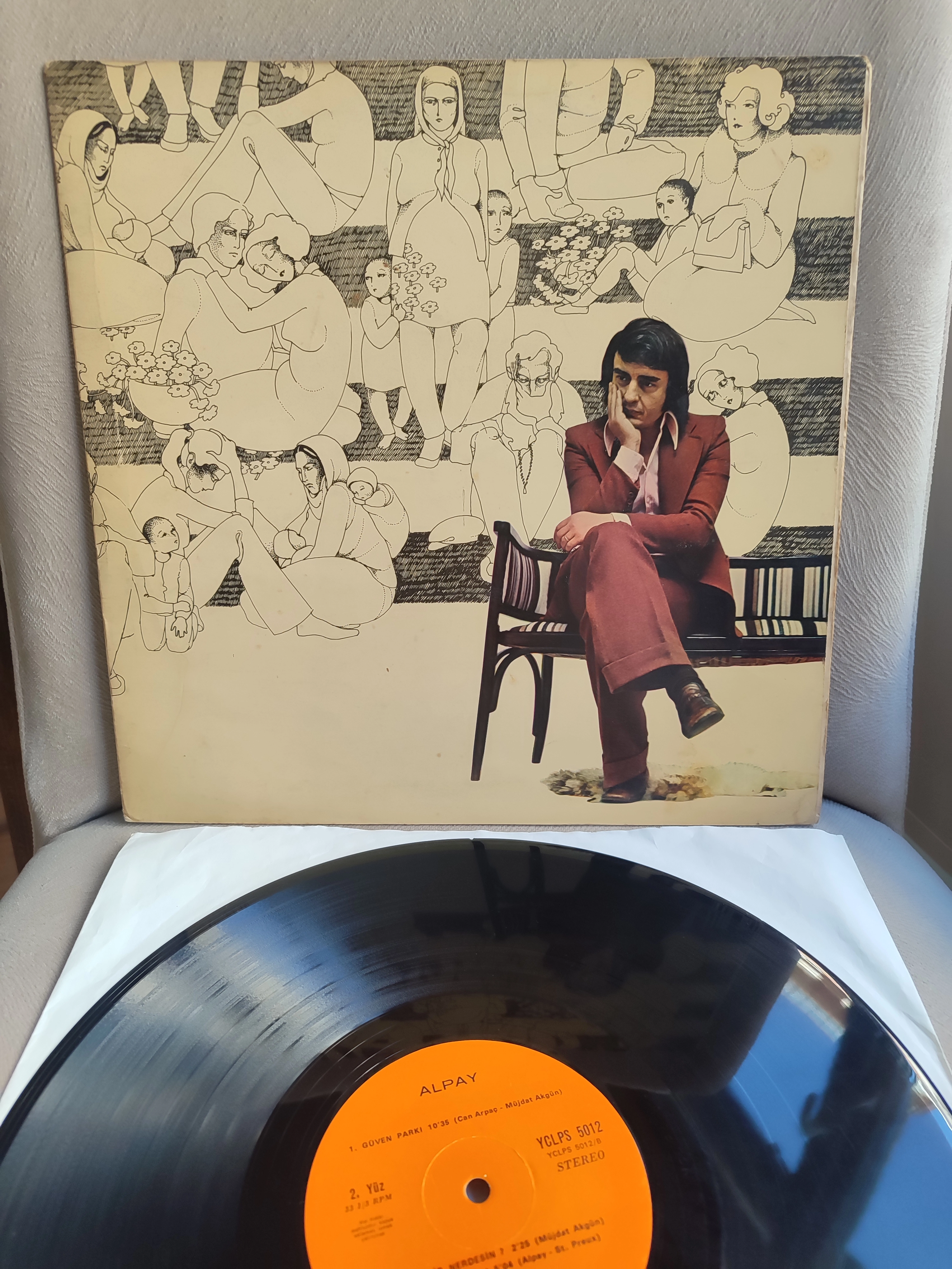 Alpay  - Alpay / Güven Parkı - 1975 Türkiye Basım Nadir Plak - Dönem Plaktır  2.el