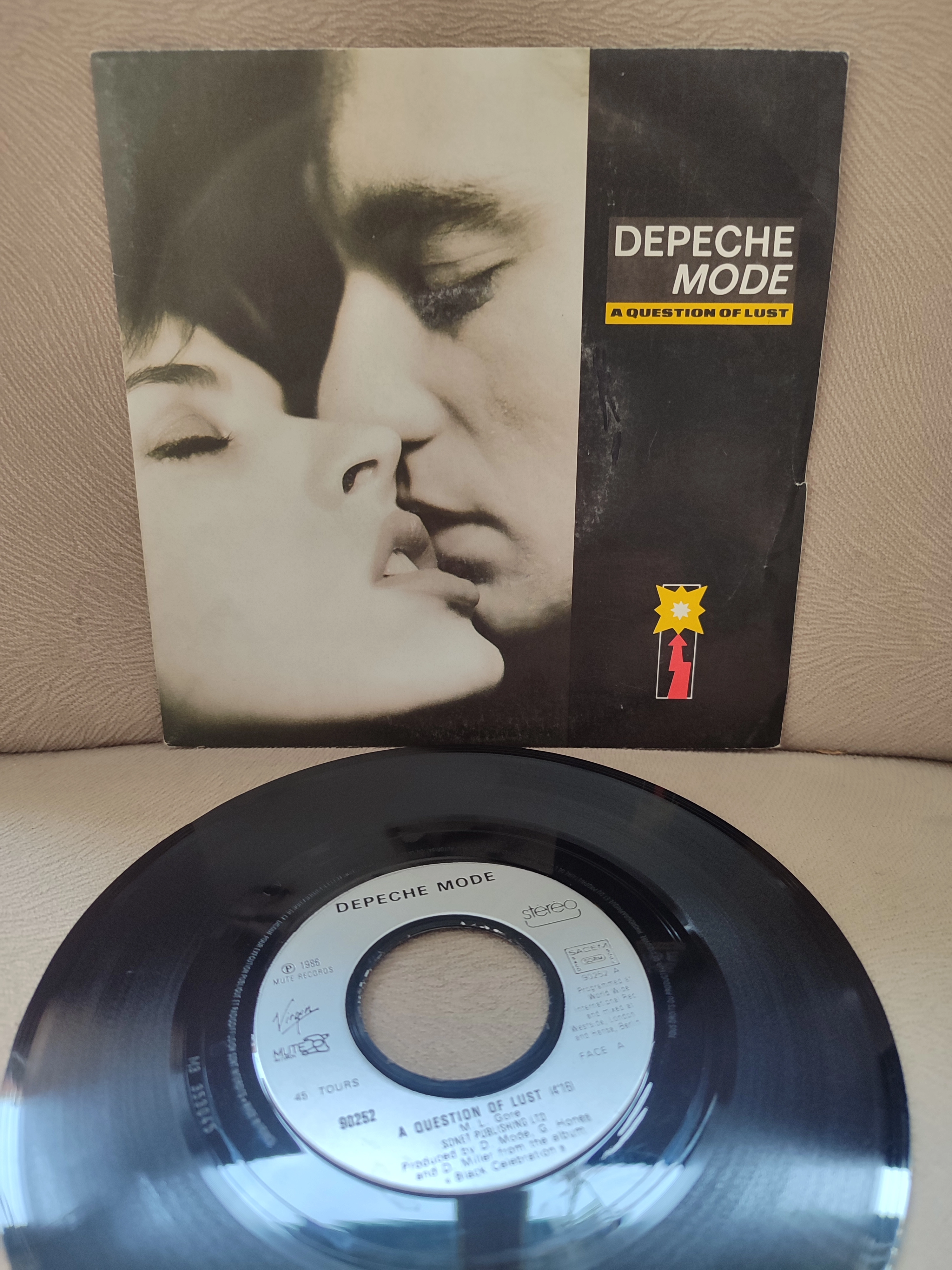 Depeche Mode - A Question of Lust / Christmas Island - 1986 Fransa Basım 45lik Plak 2.EL