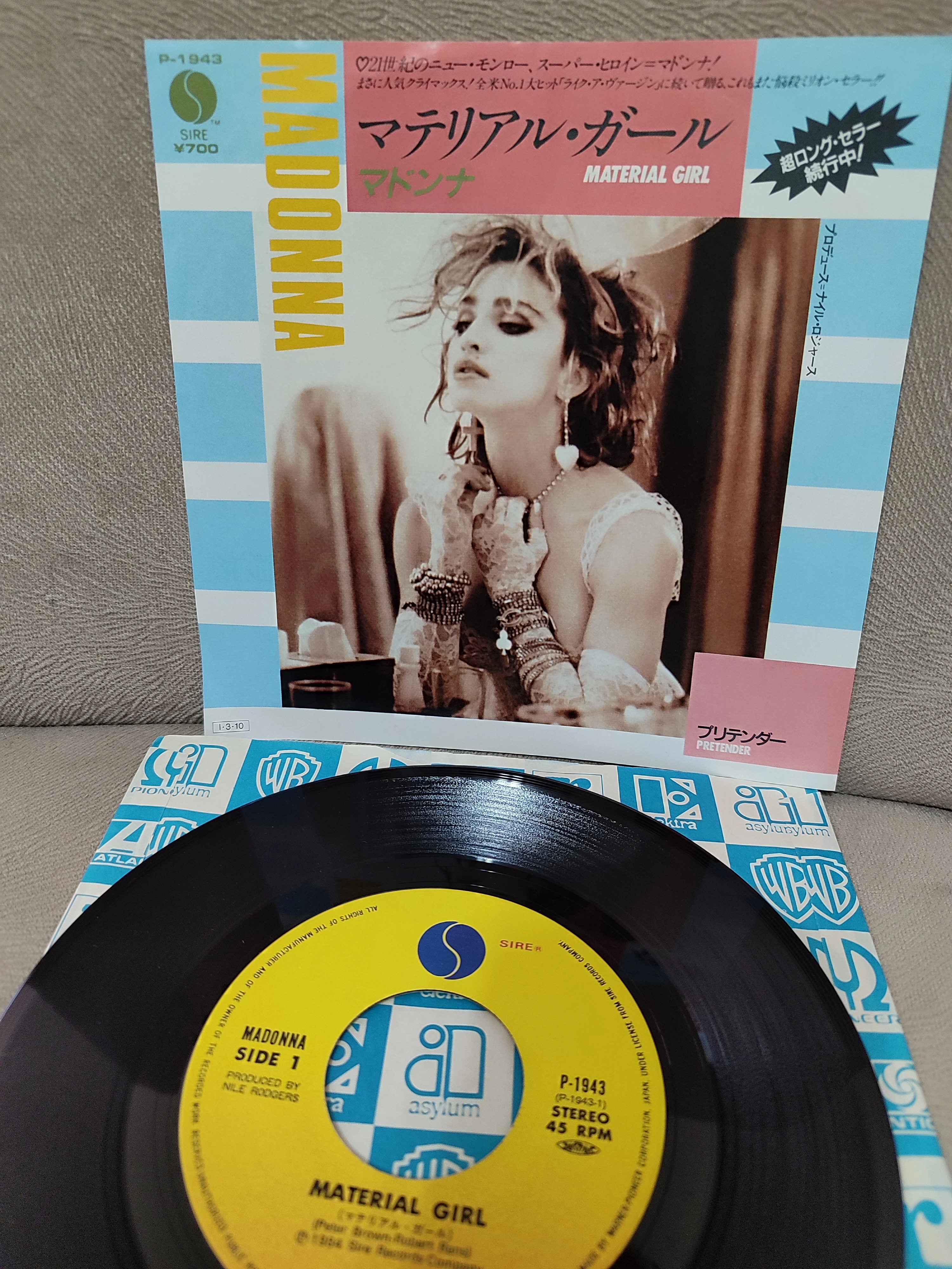 Madonna - Material Girl - 1984 Japonya Basım 45lik Plak - Dönem Basımdır