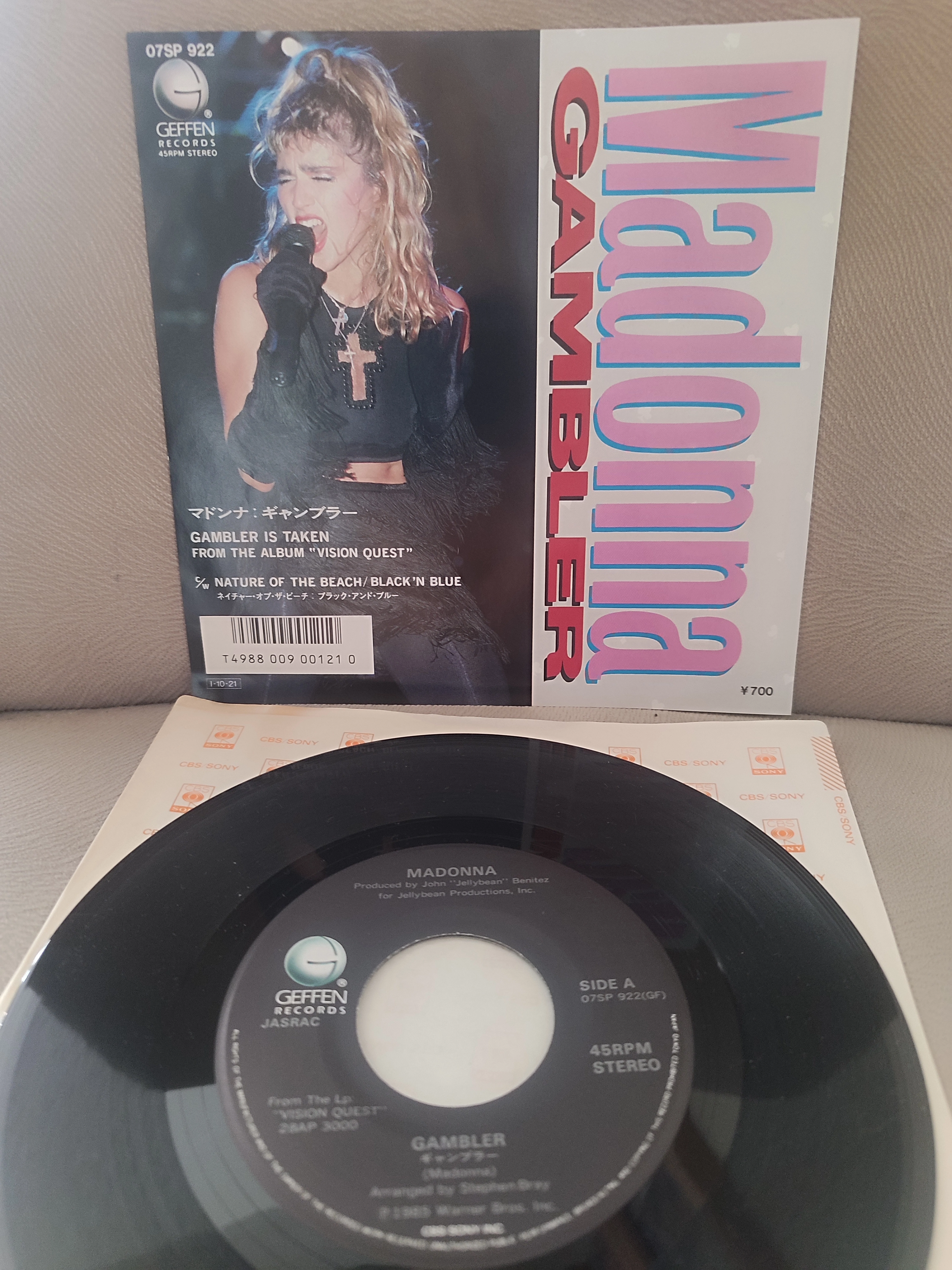 Madonna - Gambler   - 1985 Japonya  Basım 45lik Plak - Dönem Basımdır