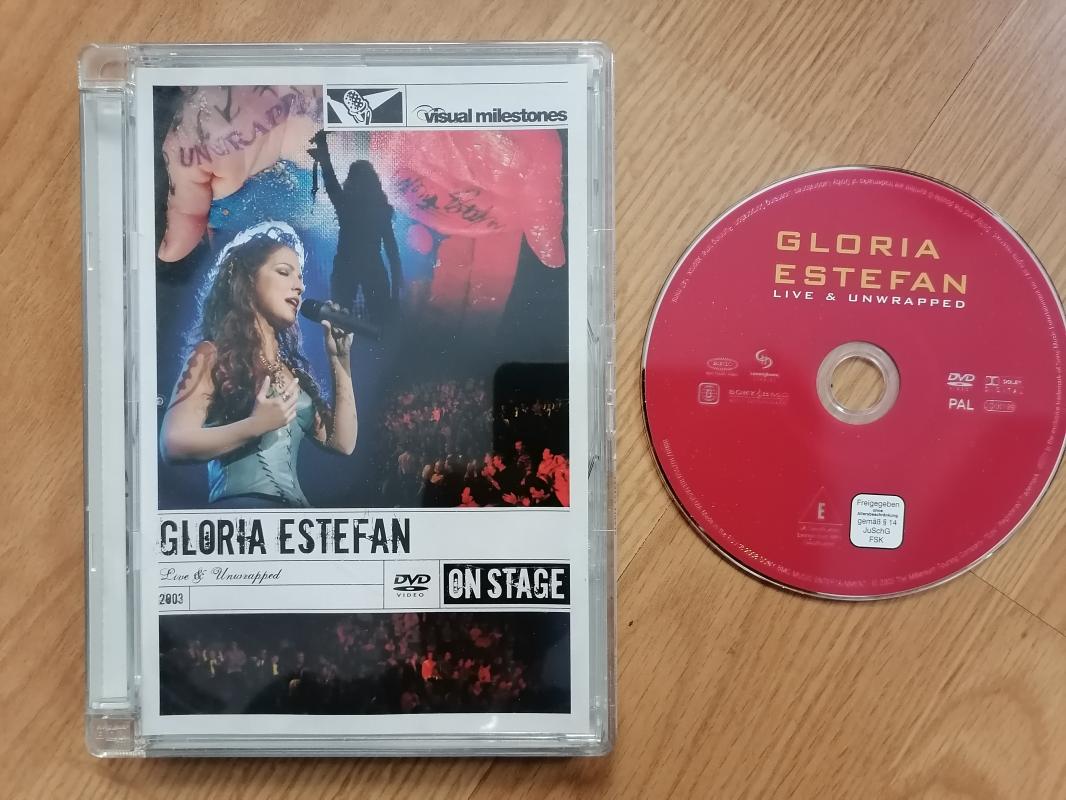 GLORIA ESTEFAN - LOVE & UNWRAPPED - ALMANYA BASIM KONSER DVD’Sİ( ÖZEL JEVEL CASE ŞEFFAF KUTUSUNDA )