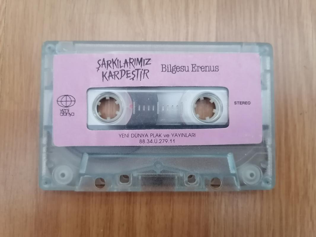 BİLGESU ERENUS - Şarkılarımız Kardeştir- Türkiye Basım KASET ALBÜM - Kartoneti Yoktur