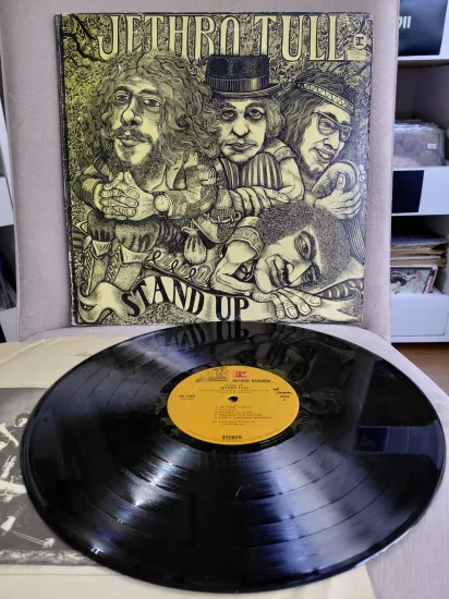 Jethro Tull –  Stand Up  -  1970 Amerika Basım -  LP Plak Albüm ( Kukla Kapak)
