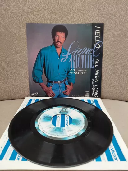 Lionel Richie  ‎–  Hello  - 1984  Japonya  Basım 45’lik Plak