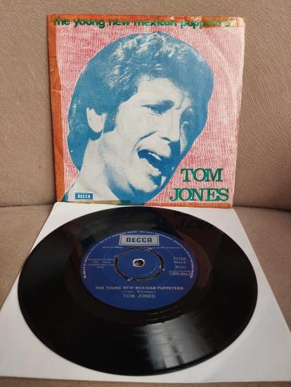 Tom Jones ‎– The Young New Mexican Puppeteer  - 1972 Türkiye Basım 45lik Plak