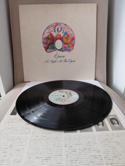 Queen  – A Night At The Opera  - 1981 Japonya  Basım LP Plak
