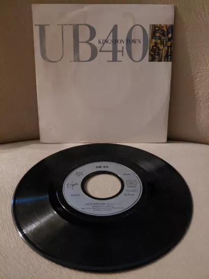 UB40   –  Kingston Town -  1990  Fransa Basım 45lik Plak
