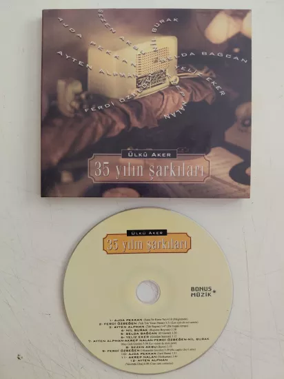 Ülkü Aker 35 Yılın Şarkıları  -  2011  Türkiye Basım  CD Albüm