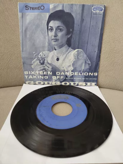 GOOGOOSH  - Sixteen Dandelions / Taking Off (I Believe In Love) - 1973  İran  Basım  45’lik Plak