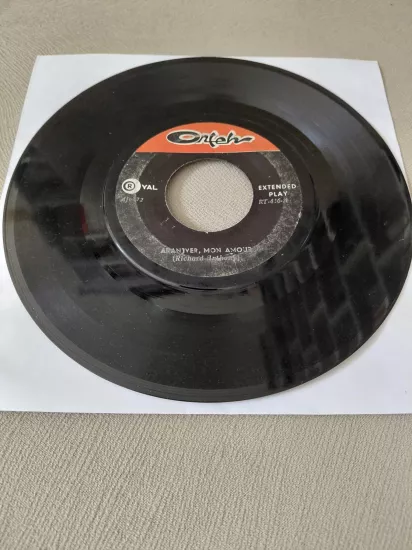 Richard Anthony / The Mike Sammes Singers /Scoutt Mekanzie  –  Aranjver, Mnn Amour / A Man And A Woman - İran Dönem  Basım  EP  Plak /Kapaksız