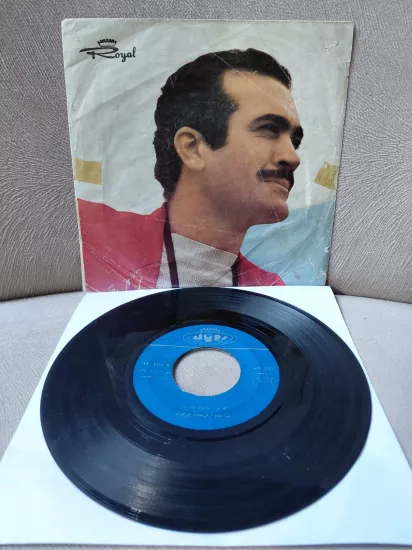 Fereydoun Farrokhzad   – Har Ki Nadooneh Man Midoonam  -  İran Dönem  Basım  45’lik  Plak