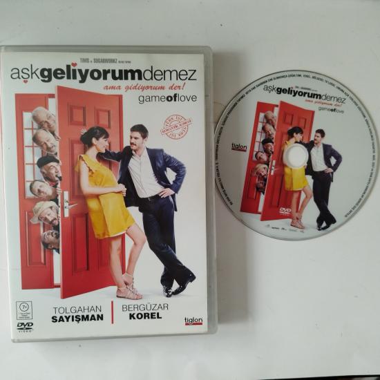 AŞK GELİYORUM DEMEZ ( GAME OF LOVE ) - TOLGA SAYIŞMAN - BERGÜZAR KOREL  95  DAKİKA TÜRK FİLMİ -  DVD  FİLM