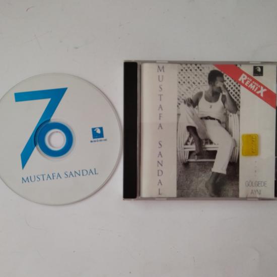 Mustafa Sandal  ‎–   Gölgede Aynı  - 1996 Türkiye Basım - 2. El CD Albüm /Sarı Bandrollü